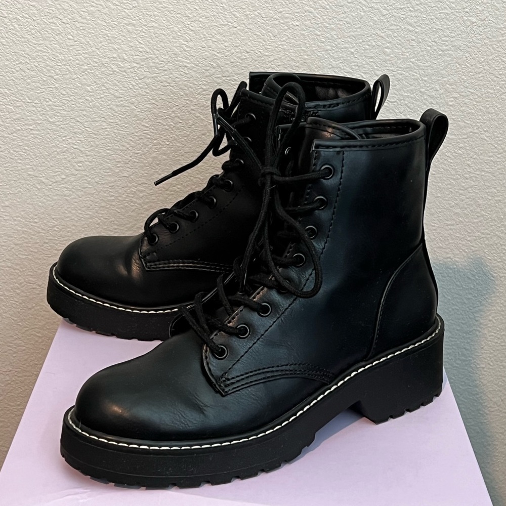 Madden Girl Womens Size 7 Carra Combat Style Boots, worn once